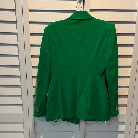 Zara Women's Vibrant Green Tailored Double-Breasted Blazer with Gold Buttons. - Picture 8 of 12